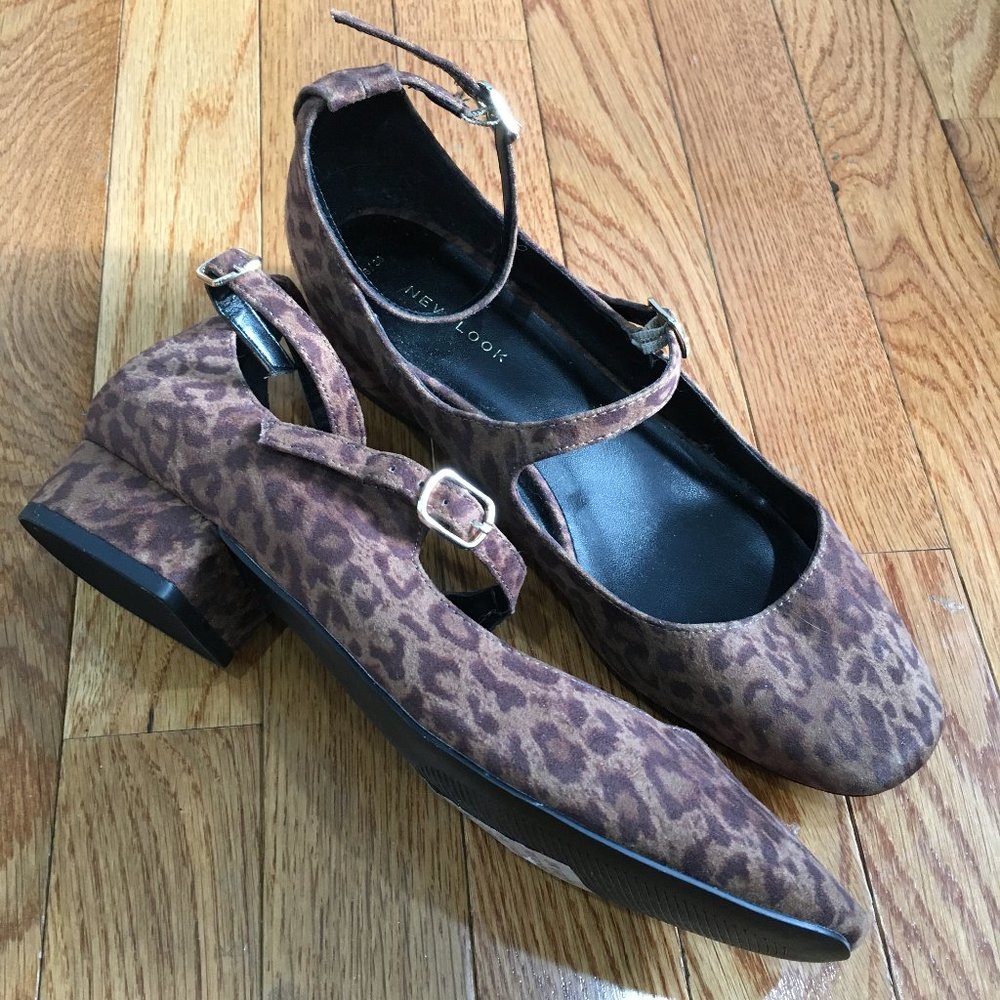 Adorable Vintage 60s-style Leopard Mary Janes